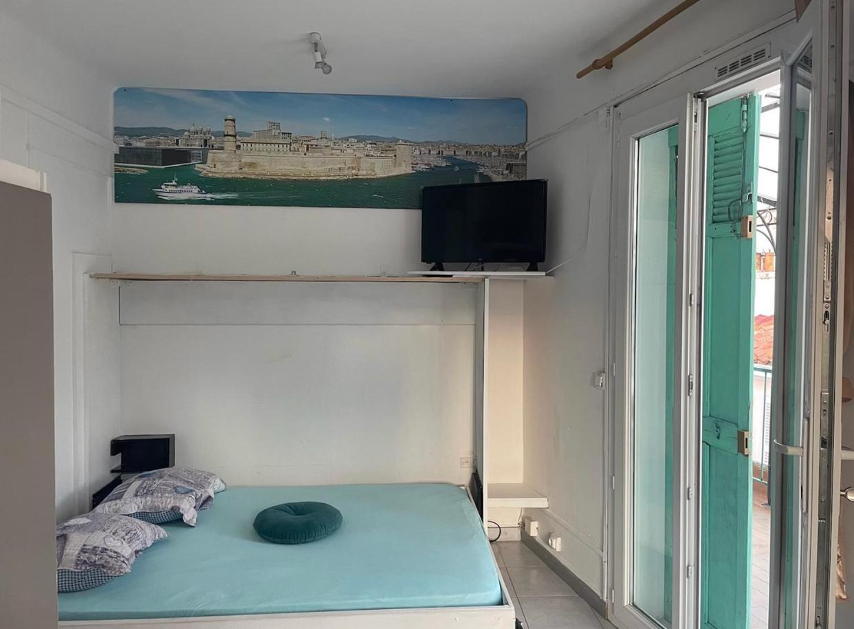 Stud Terras Ville Corniche 2 Pers Stat Gratuit Rue Modif Suivt Possib Et Accord Exclusif Marsella Exterior foto