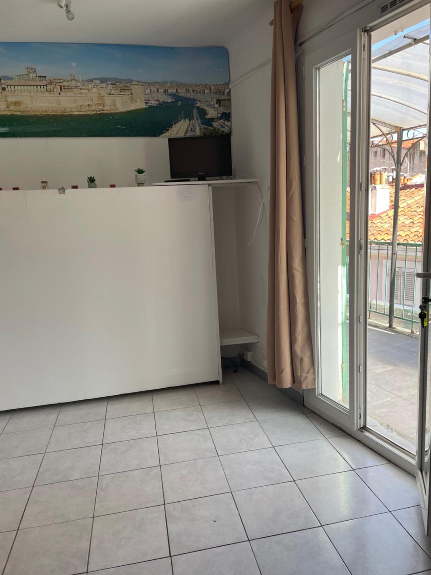 Stud Terras Ville Corniche 2 Pers Stat Gratuit Rue Modif Suivt Possib Et Accord Exclusif Marsella Exterior foto