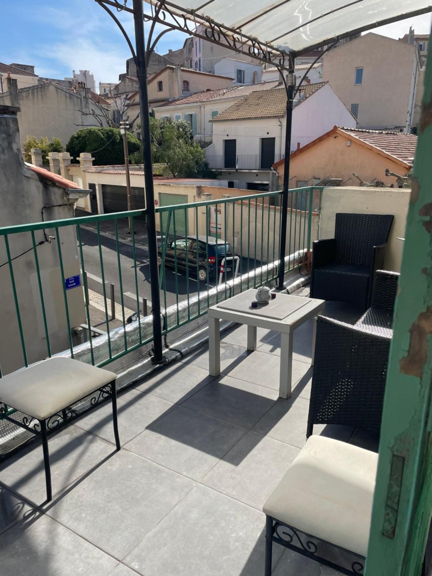 Stud Terras Ville Corniche 2 Pers Stat Gratuit Rue Modif Suivt Possib Et Accord Exclusif Marsella Exterior foto